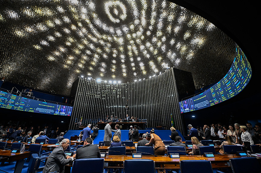 Rede de comunicação de MT e federação de fomento comercial serão homenageadas — Senado Notícias