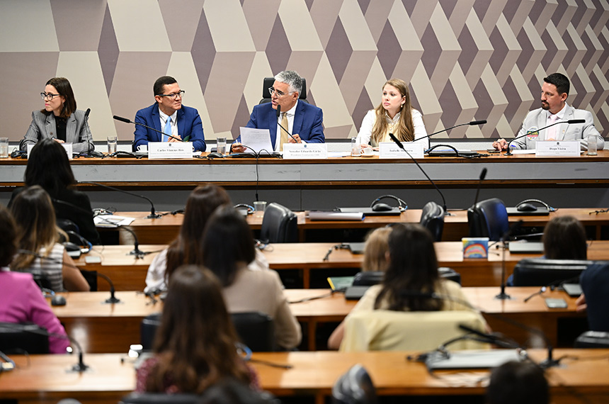 Defensores do ensino domiciliar pedem regulamentação em debate na CDH — Senado Notícias