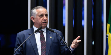 Izalci alerta para endividamento crescente das famílias brasileiras — Senado Notícias