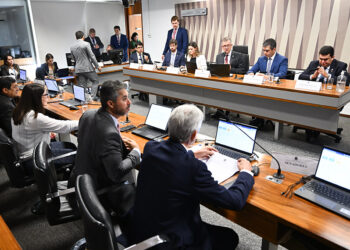 Avança projeto que impede bloqueio de gastos de agências reguladoras — Senado Notícias