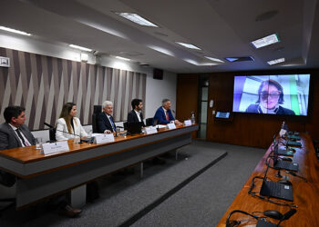 Debatedores defendem regulamentação da exploração de energia no mar — Senado Notícias