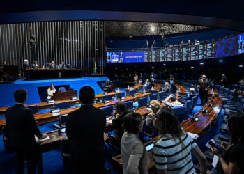 Aprovado projeto que impede bloqueio de gastos de agências reguladoras — Senado Notícias
