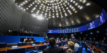 Senado garante licença remunerada para pós de professores da educação básica — Senado Notícias