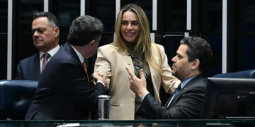 Senado aprova banco de boas práticas para combater violência contra a mulher — Senado Notícias