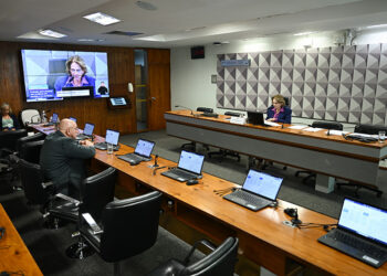 Vai a CAS projeto que reforça exame genético para câncer de mama — Senado Notícias