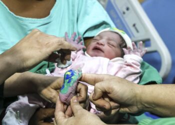 Hospitais do Rio homenageiam bebês que nascem durante a Copa