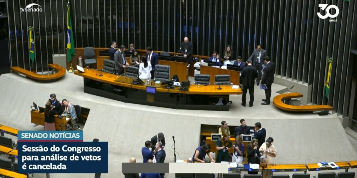 Davi Alcolumbre cancela sessão do Congresso e anuncia nova convocação — Senado Notícias