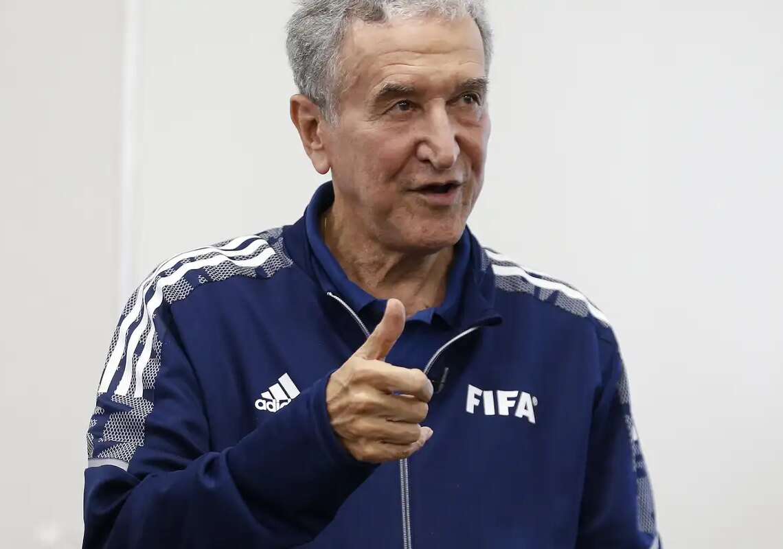 Técnico do tetra, Carlos Alberto Parreira é internado no Rio