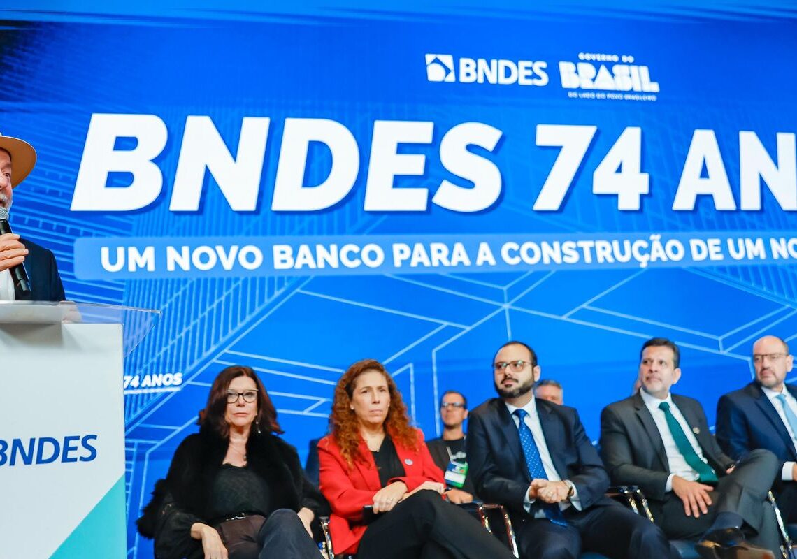 Confiança dos técnicos impulsiona bons resultados do BNDES, diz Lula