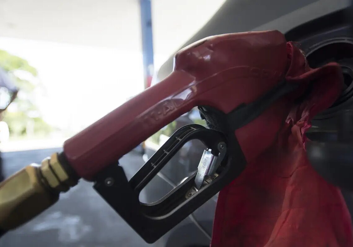 Governo inicia retirada gradual de subsídios aos combustíveis