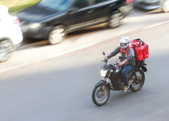 Congresso avalia MP que cria linha de crédito para motociclista de aplicativo — Senado Notícias