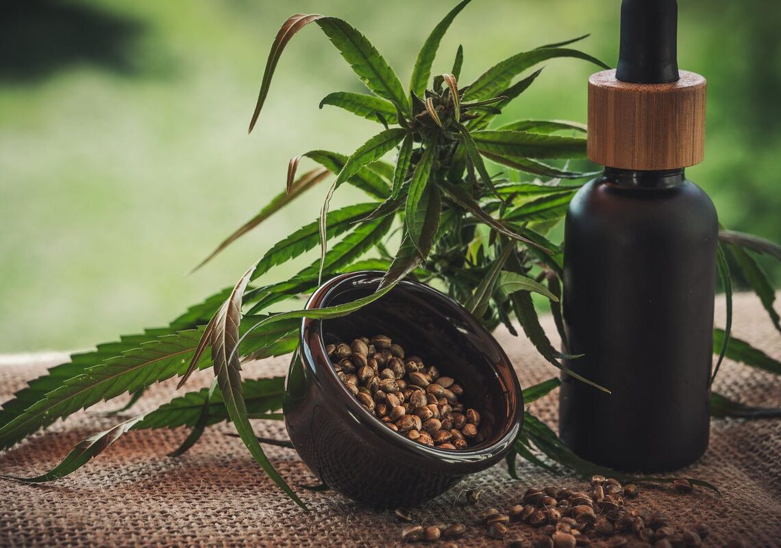 Projeto apoia mães e crianças atípicas tratadas à base de cannabis
