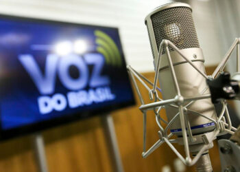 Lei fixa espaço na ‘Voz do Brasil’ para combate à violência contra a mulher — Senado Notícias