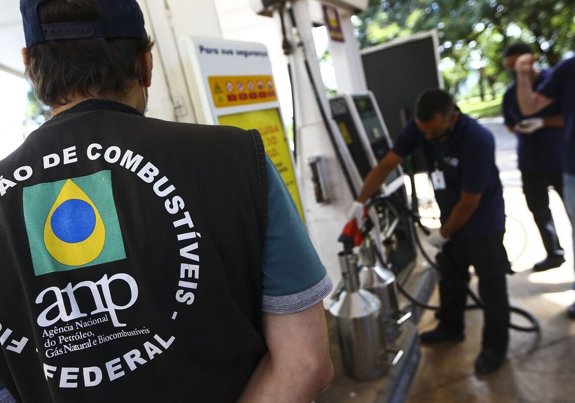 Em três meses, ANP fez 21 autuações por preço abusivo de combustível