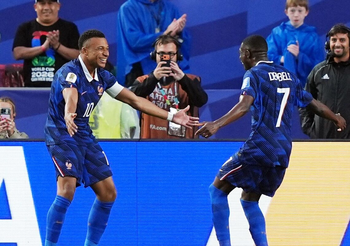Depois de chuva e pausa, França de Mbappé não dá chances ao Iraque