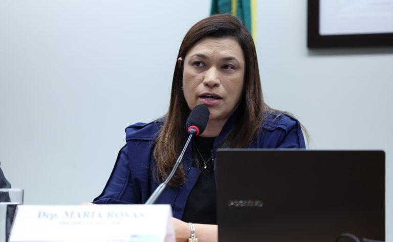 Comissão aprova mudanças do Senado em projeto que garante acesso de pessoa com deficiência a praia – Notícias