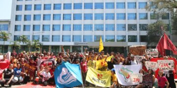 Estudantes encerram greve de quase dois meses na USP