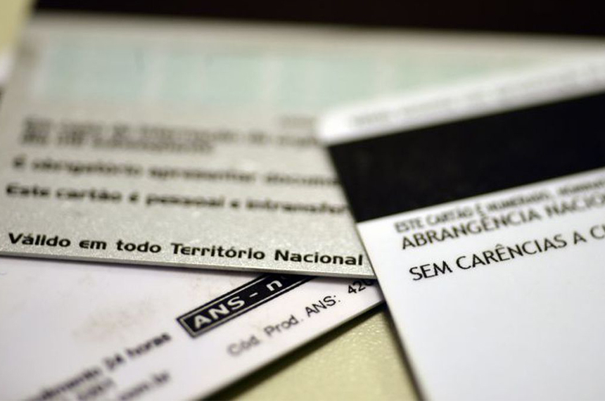 Projeto permite deduzir do IRPF cobrança médica posterior ao óbito de dependente — Senado Notícias