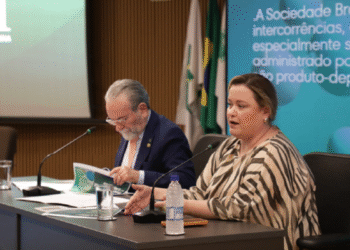 Resolução proíbe uso de PMMA por médicos em procedimentos na pele
