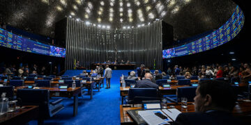 Regulamentação da profissão de protesista segue para sanção — Senado Notícias