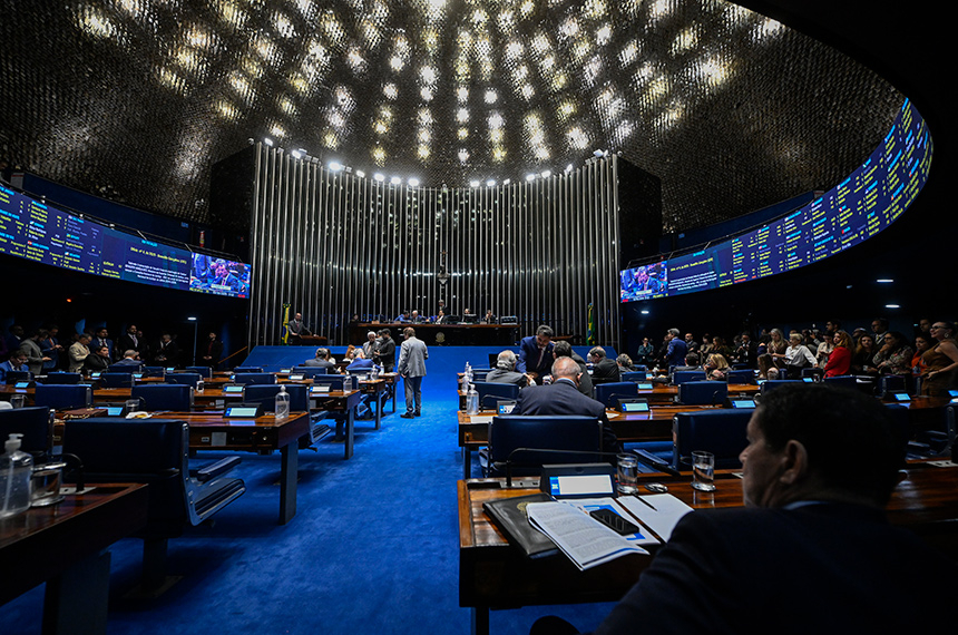 Regulamentação da profissão de protesista segue para sanção — Senado Notícias
