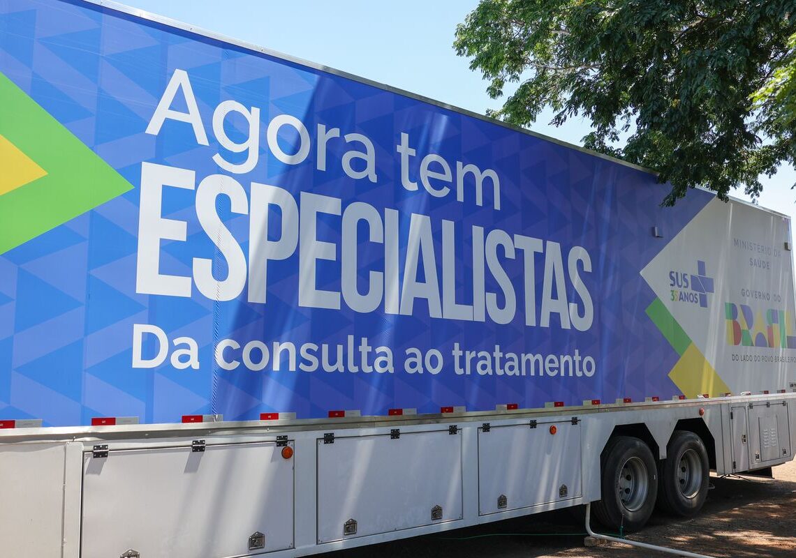 Agora Tem Especialistas lança em Manguinhos carreta de saúde da mulher