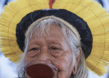 Cacique Raoni apresenta melhora, mas continua internado na UTI