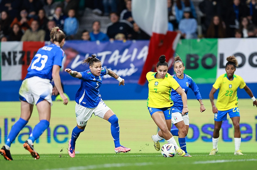 Sancionada lei com as regras para a Copa do Mundo Feminina de 2027 — Senado Notícias