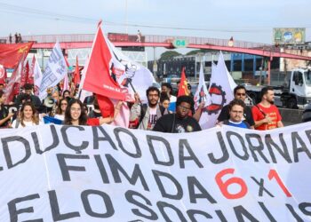 Ato no Rio abre dia nacional para pressionar Senado pelo fim da 6×1