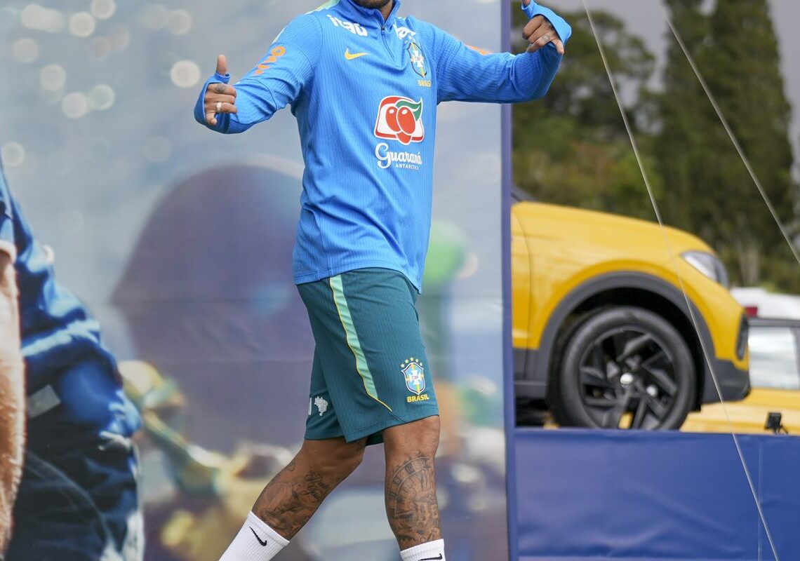 Neymar não viaja com seleção para Cleveland; segue em tratamento