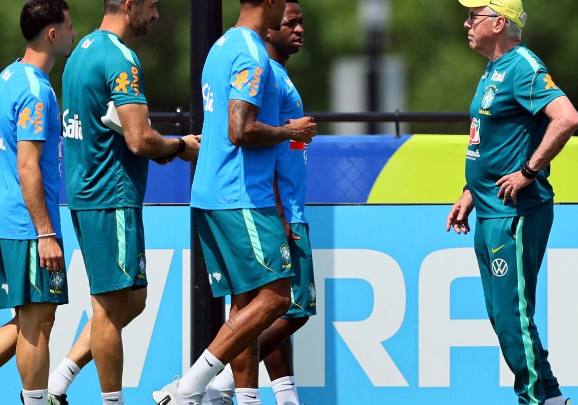 Ainda sem Raphinha, Brasil inicia preparação para as oitavas de final