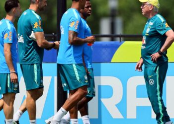 Ainda sem Raphinha, Brasil inicia preparação para as oitavas de final