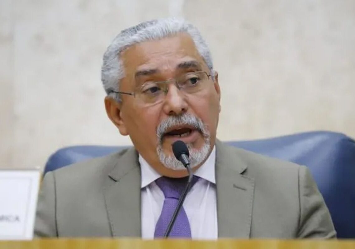 Vereador Senival Moura pede afastamento do PT