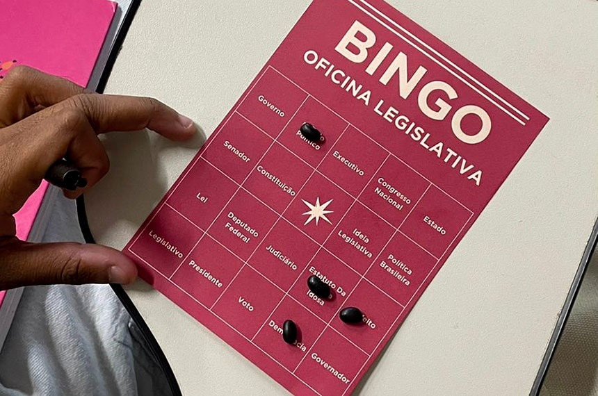 Bingo é ferramenta para turma de idosos da Oficina Legislativa do e-Cidadania — Senado Notícias