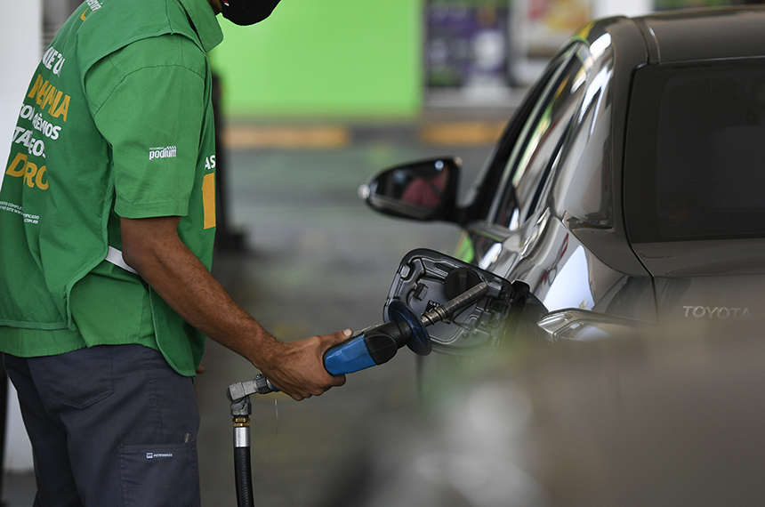 Governo abre crédito de R$ 3,33 bi para subsídio a combustíveis — Senado Notícias