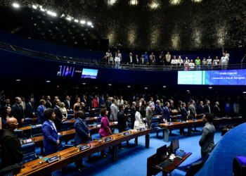 Nova lei atribui natureza alimentar aos honorários advocatícios — Senado Notícias