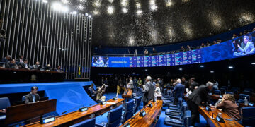 Plenário analisa pena maior para violência sexual digital contra criança — Senado Notícias