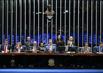 Senado promove amplo debate sobre fim da escala de trabalho 6×1 — Senado Notícias
