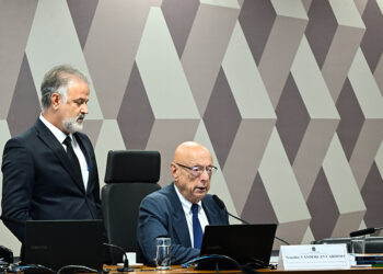 Vai à Câmara projeto que autoriza servidor federal a atuar como MEI — Senado Notícias