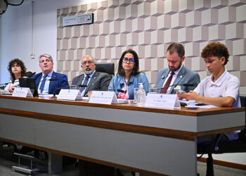 Para debatedores, combate à evasão no ensino federal passa pela alimentação — Senado Notícias