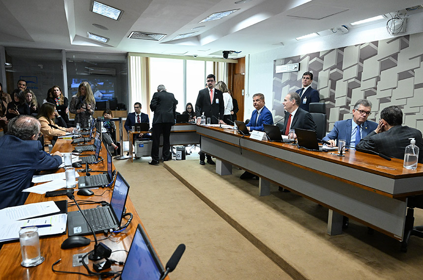 Importação simplificada de bens para pesquisa segue para a Câmara — Senado Notícias