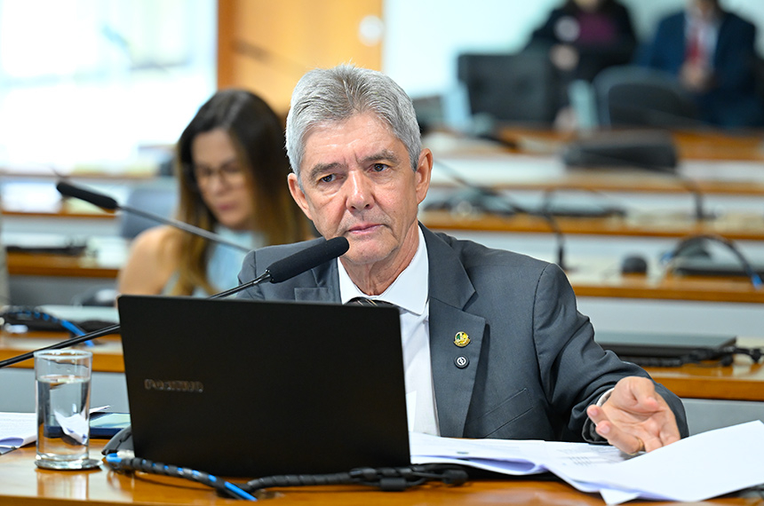 Sugestão para simplificar regime tributário de profissionais liberais avança — Senado Notícias