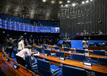 Senado pode votar na quarta aumento de penas para crimes contra professores e médicos — Senado Notícias