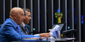 É preciso garantir a permanência dos alunos nas escolas — Senado Notícias