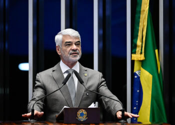 Humberto Costa anuncia reunião pela retomada da obra da Transnordestina — Senado Notícias