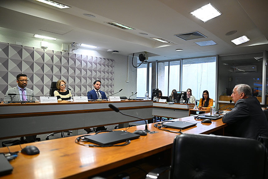Falta de integração dificulta proteção a crianças e adolescentes, aponta CDH — Senado Notícias