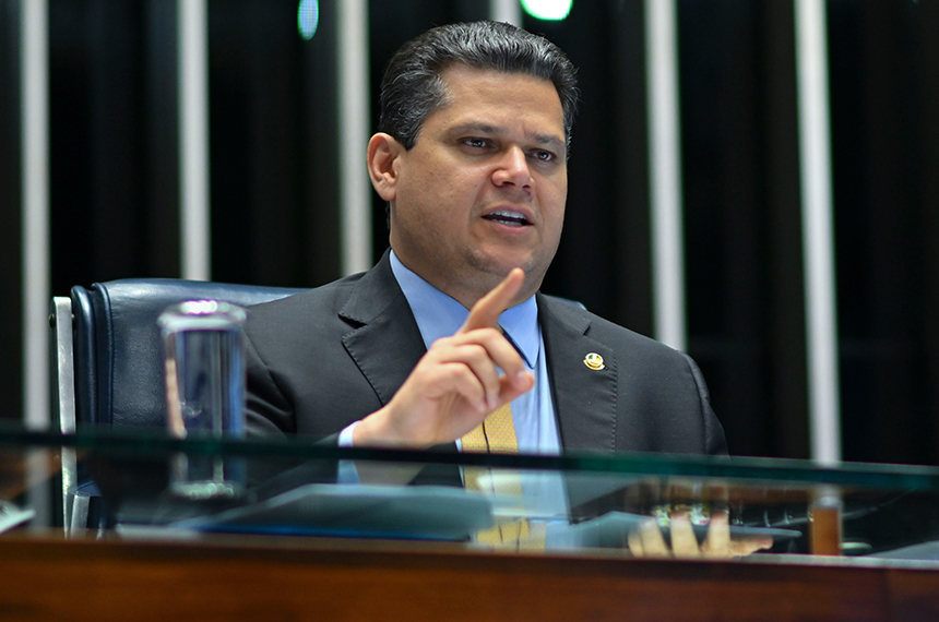 Projeto que altera regras sobre disputa entre Fisco e contribuintes é retirado de pauta — Senado Notícias