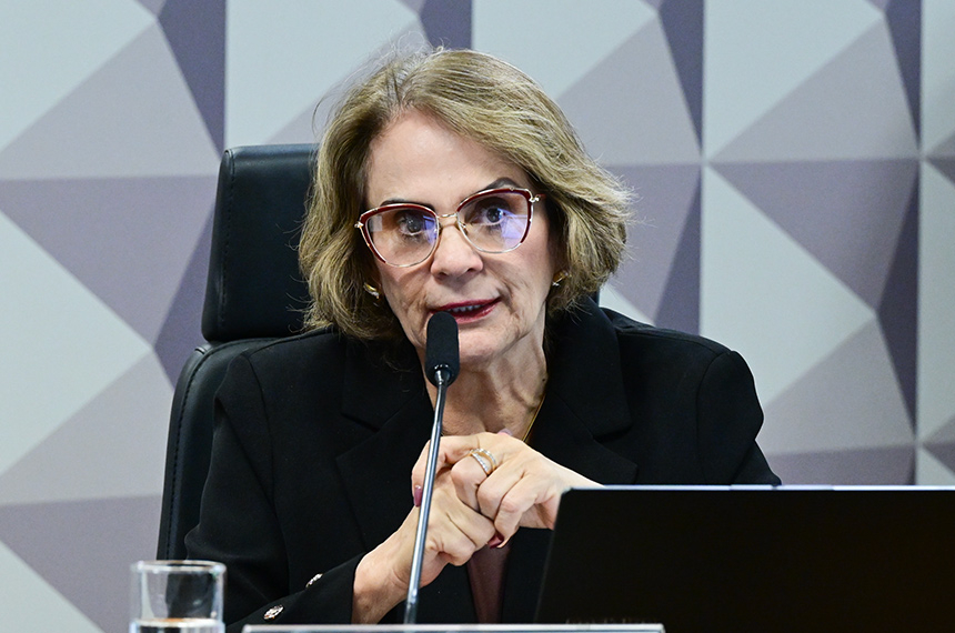 CDH encerra semestre com mais de 100 propostas apreciadas — Senado Notícias