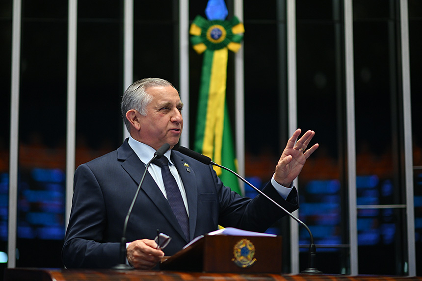 Izalci considera insuficiente relatório da Polícia Federal sobre fraude no INSS — Senado Notícias
