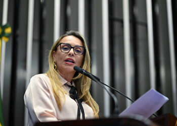 Roberta Acioly cobra medidas para reduzir custo das passagens aéreas em Roraima — Senado Notícias